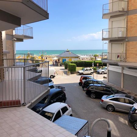 Residence Centro Commerciale - Walterigato Apartments Solo Per Famiglie Lido di Jesolo Bagian luar foto