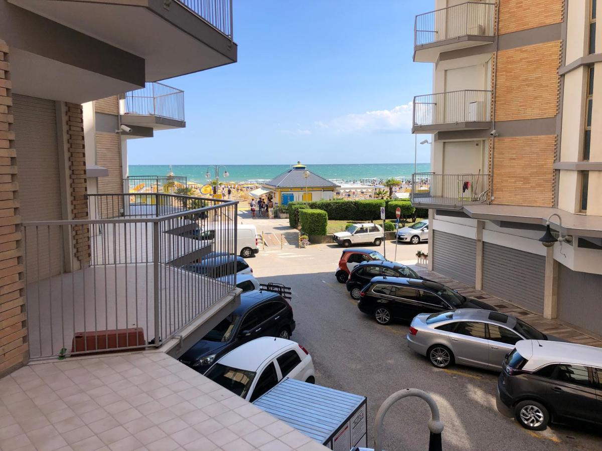 Residence Centro Commerciale - Walterigato Apartments Solo Per Famiglie Lido di Jesolo Bagian luar foto