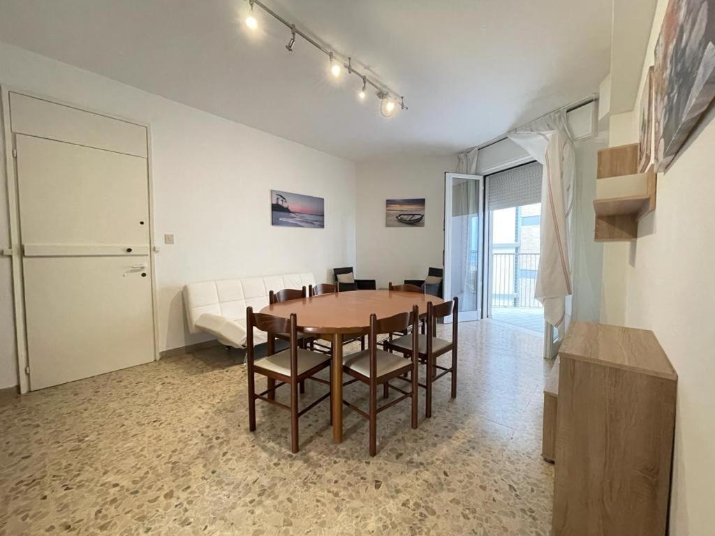 Residence Centro Commerciale - Walterigato Apartments Solo Per Famiglie Lido di Jesolo Bagian luar foto