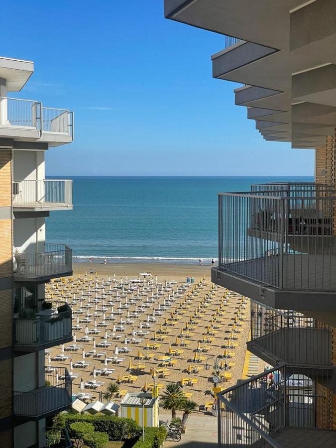 Residence Centro Commerciale - Walterigato Apartments Solo Per Famiglie Lido di Jesolo Bagian luar foto