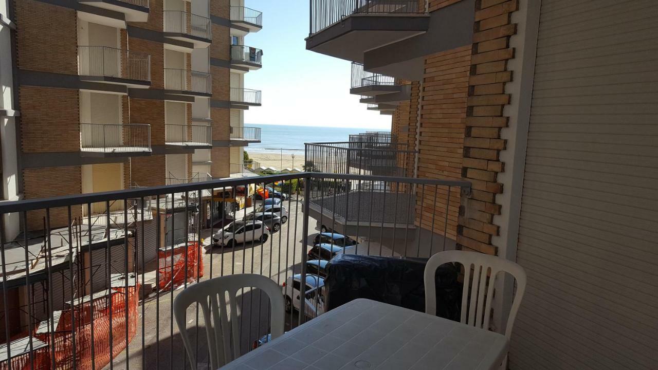 Residence Centro Commerciale - Walterigato Apartments Solo Per Famiglie Lido di Jesolo Bagian luar foto